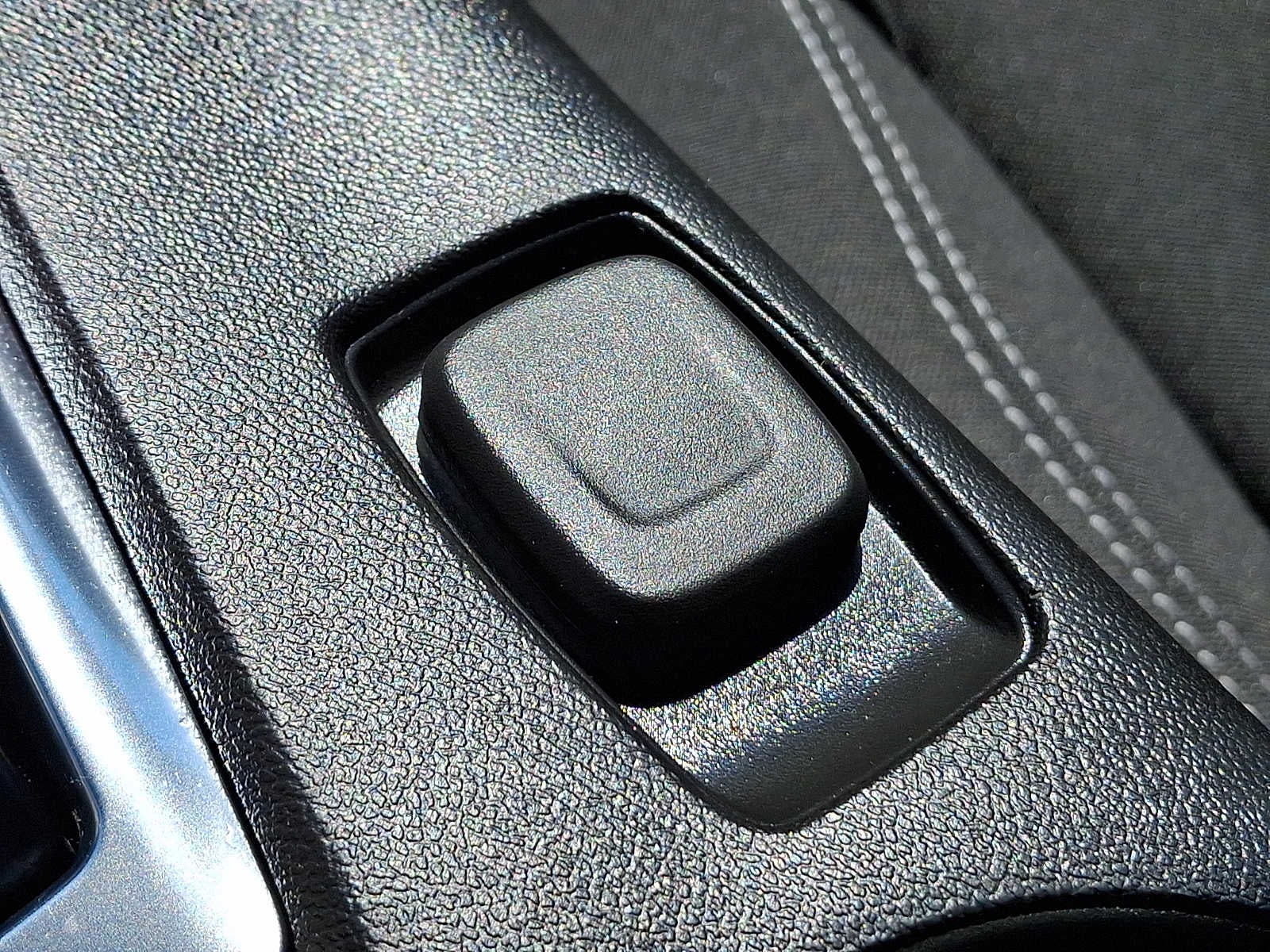 2021 Chevrolet Camaro 2dr Cpe 1LT