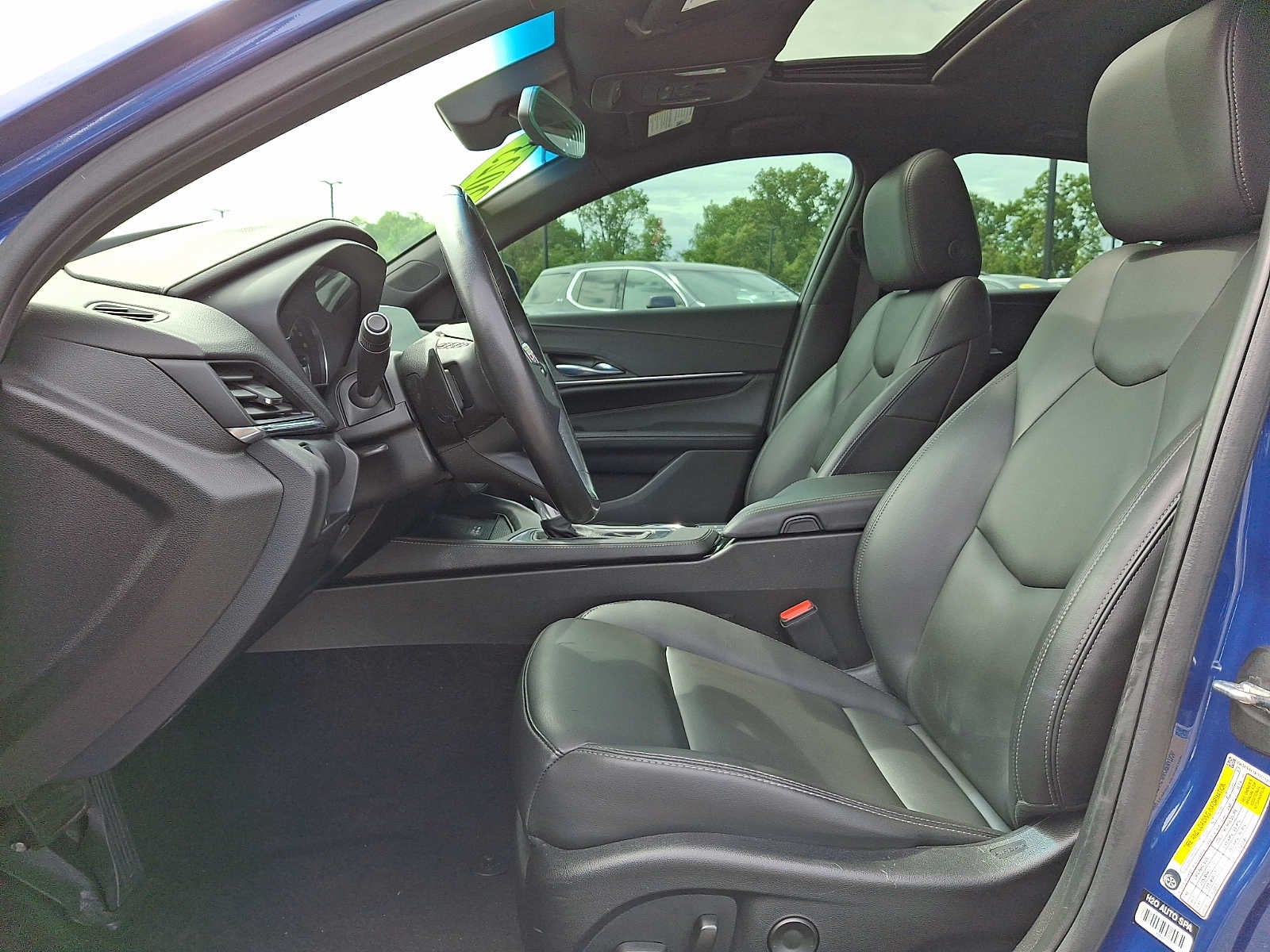 2023 Cadillac CT4 4dr Sdn Luxury