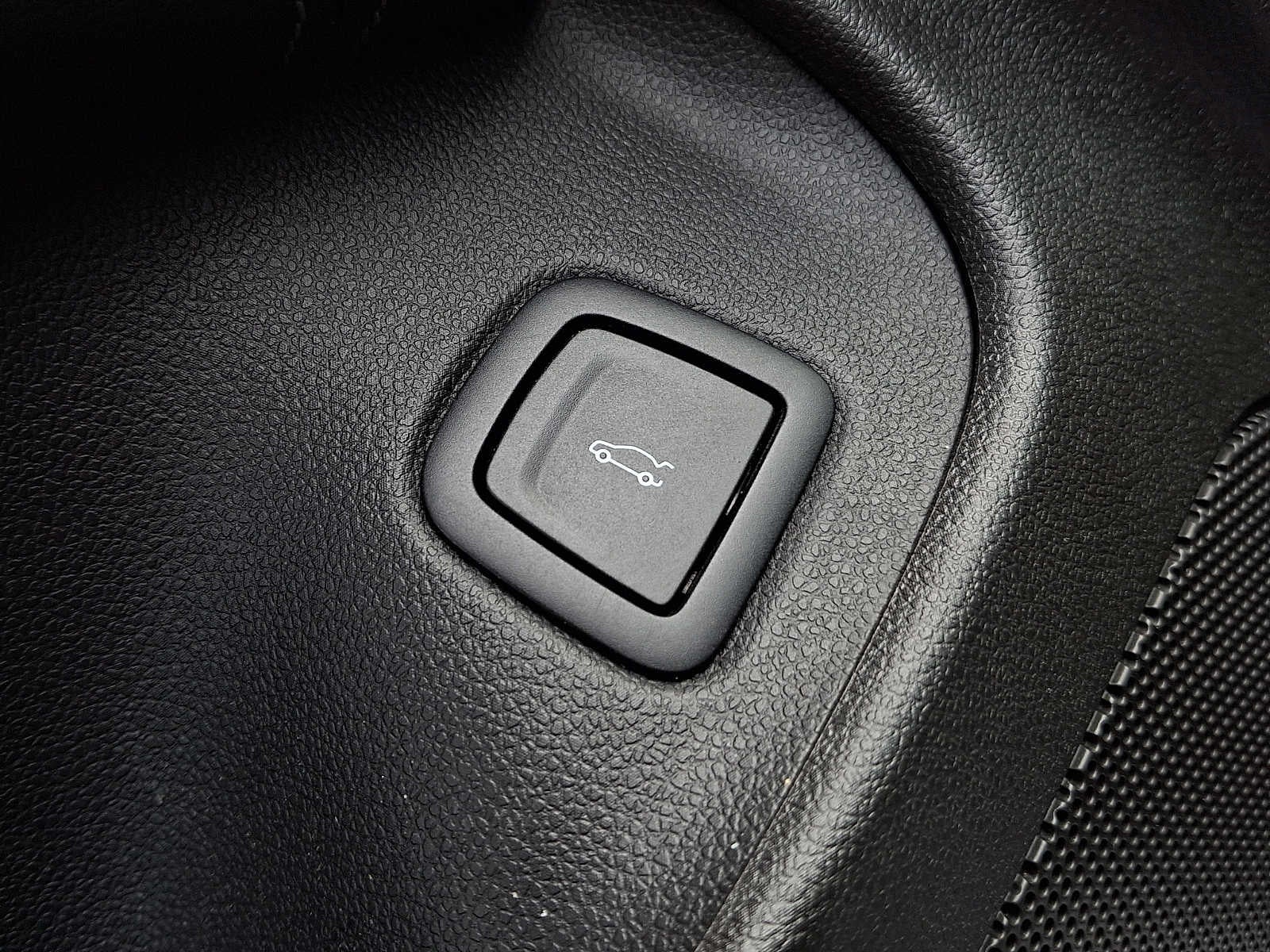 2023 Cadillac CT4 4dr Sdn Luxury