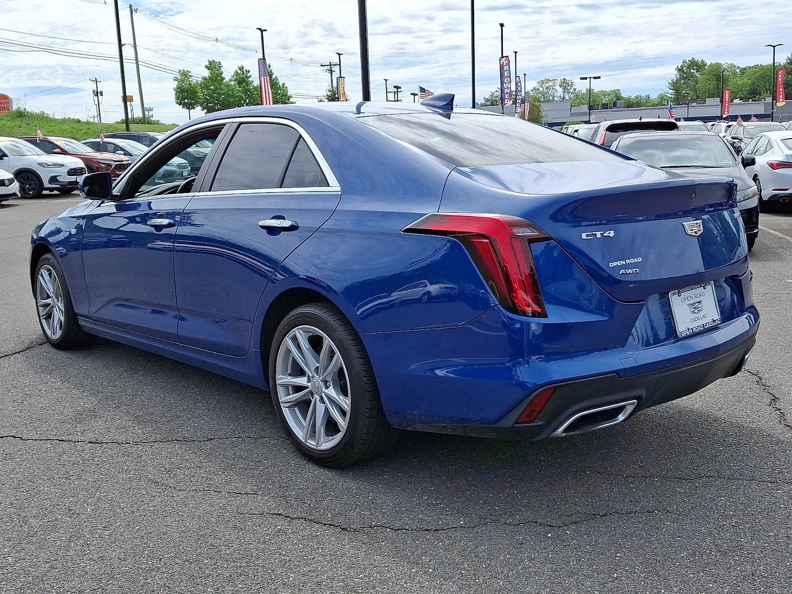 2023 Cadillac CT4 4dr Sdn Luxury