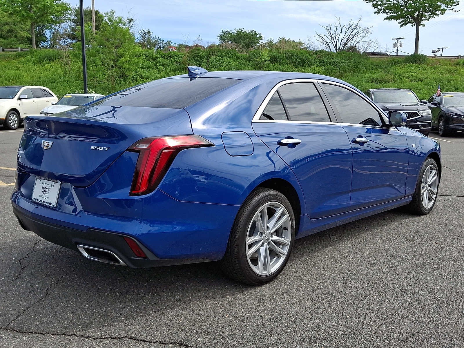 2023 Cadillac CT4 4dr Sdn Luxury