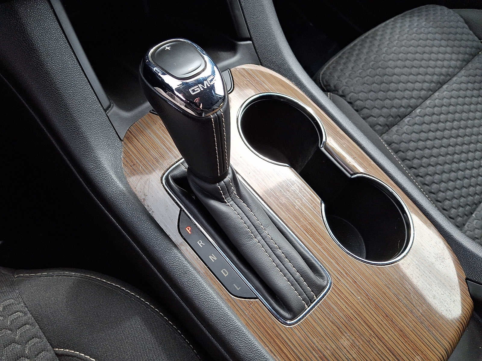 2019 GMC Acadia FWD 4dr SLE w/SLE-1