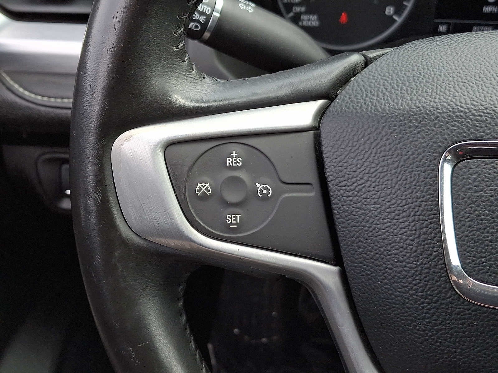 2019 GMC Acadia FWD 4dr SLE w/SLE-1