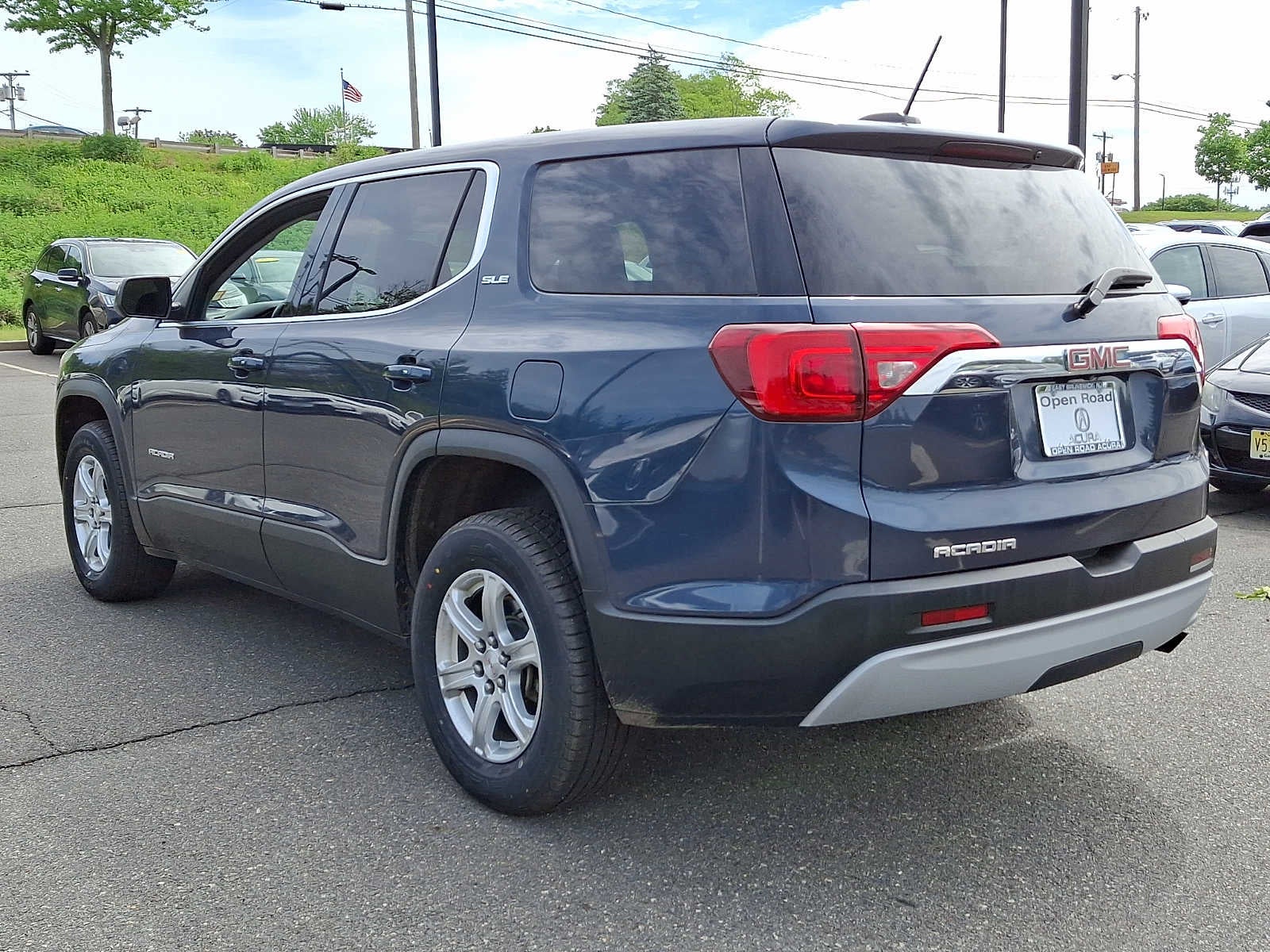 2019 GMC Acadia FWD 4dr SLE w/SLE-1