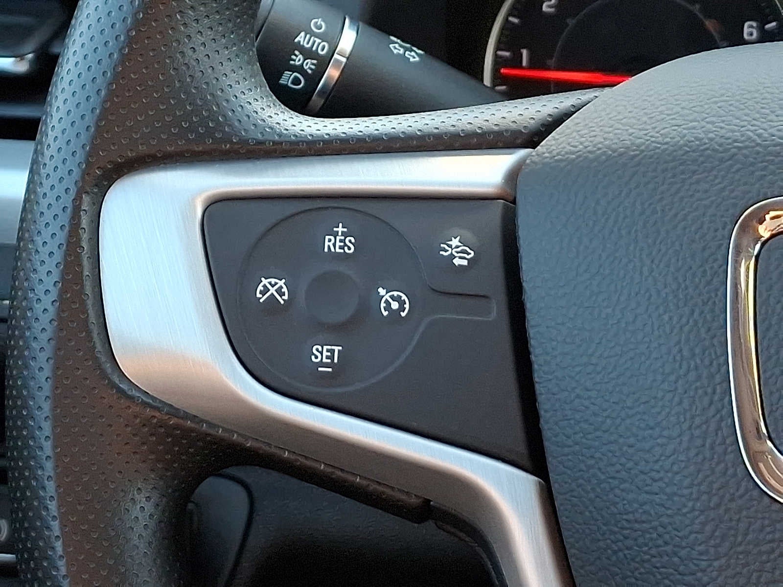 2021 GMC Acadia FWD 4dr SLE