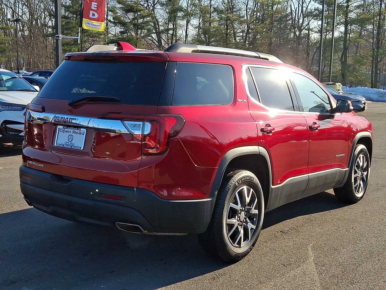 2021 GMC Acadia FWD 4dr SLE