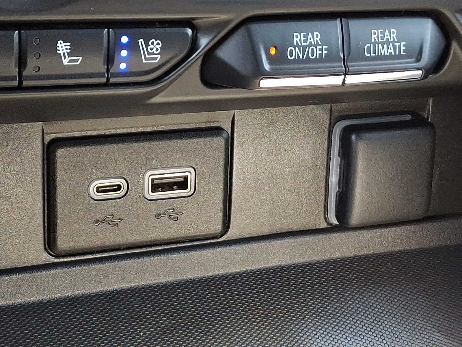 2023 GMC Yukon 4WD 4dr SLT
