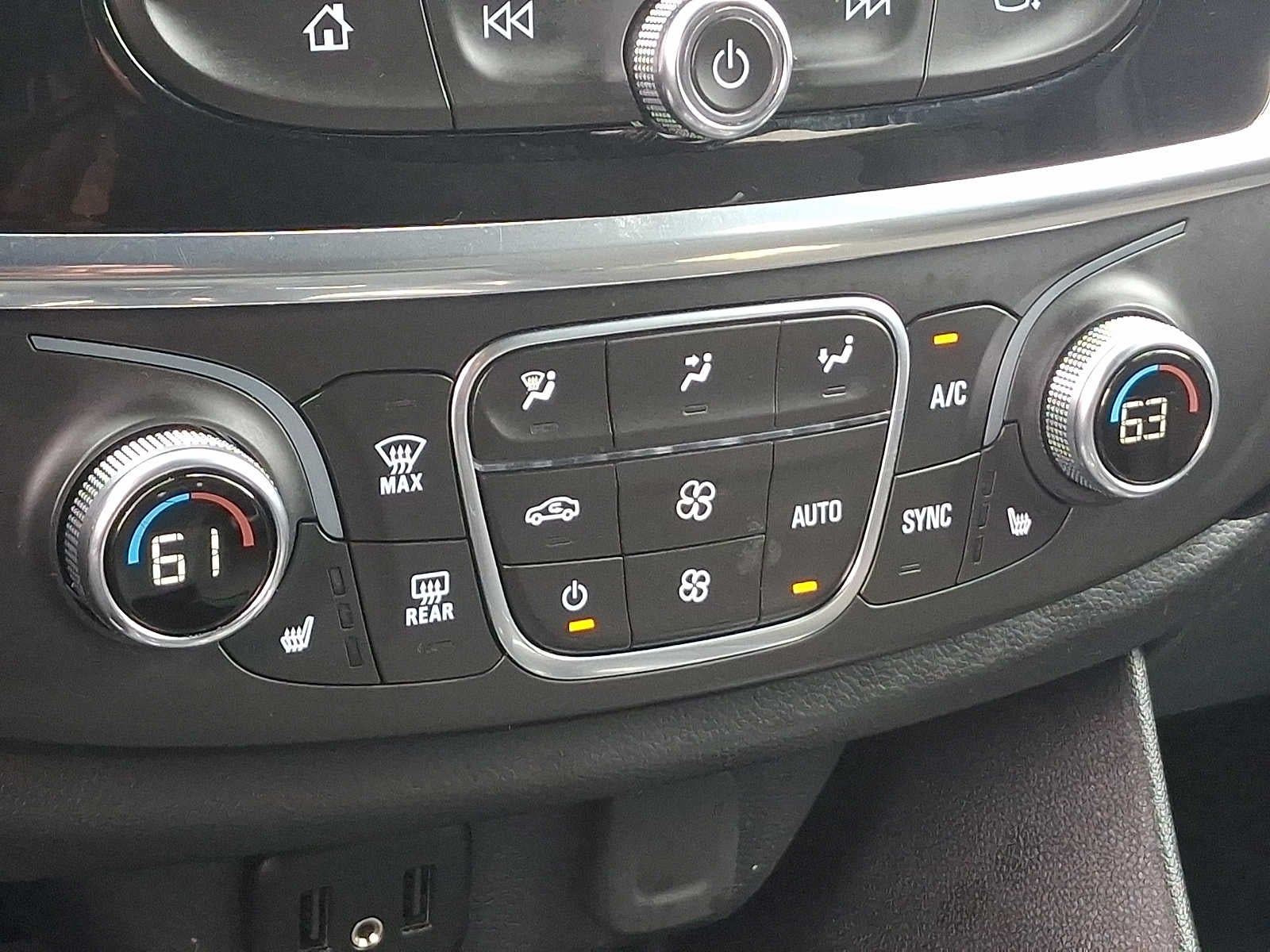 2023 Chevrolet Traverse AWD 4dr LT Cloth w/1LT