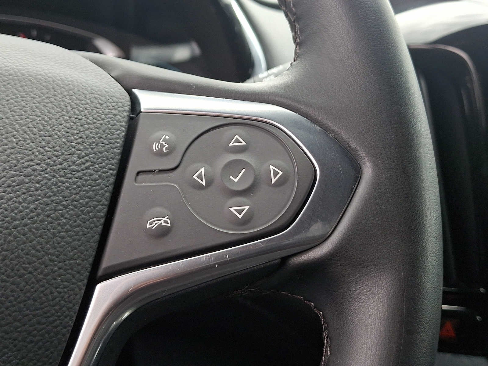2023 Chevrolet Traverse AWD 4dr LT Cloth w/1LT