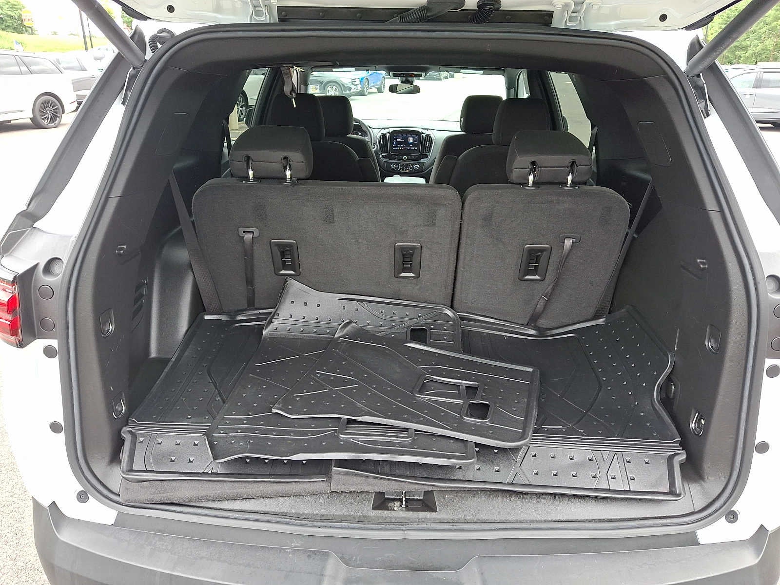 2023 Chevrolet Traverse AWD 4dr LT Cloth w/1LT