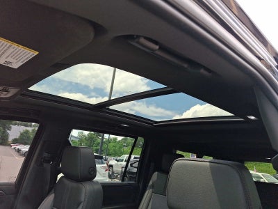 2022 Chevrolet Suburban 4WD 4dr RST