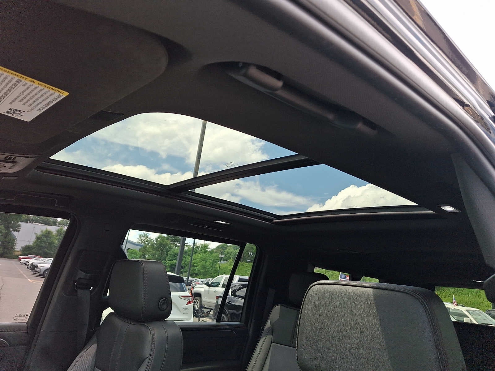 2022 Chevrolet Suburban 4WD 4dr RST