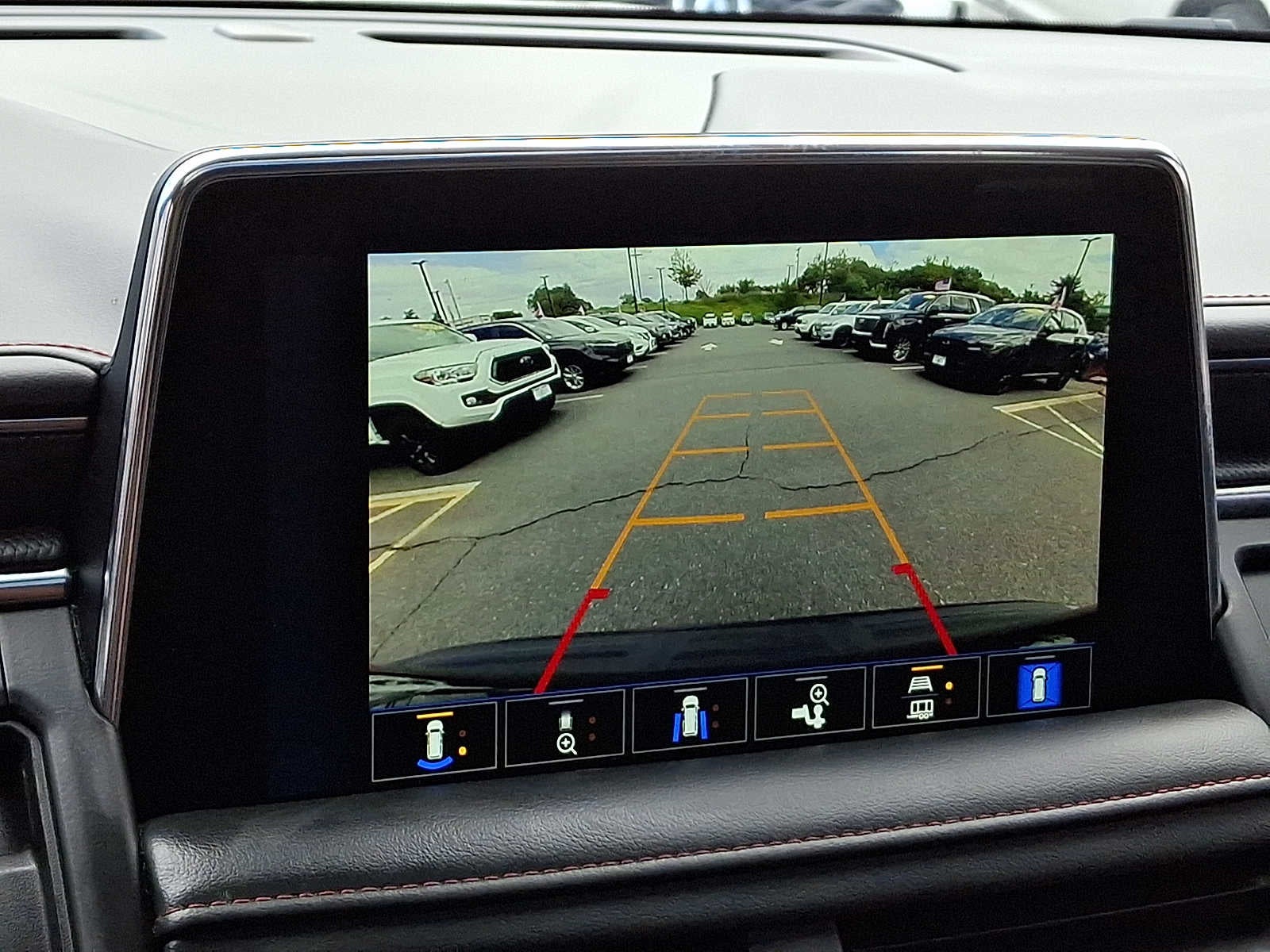 2022 Chevrolet Suburban 4WD 4dr RST