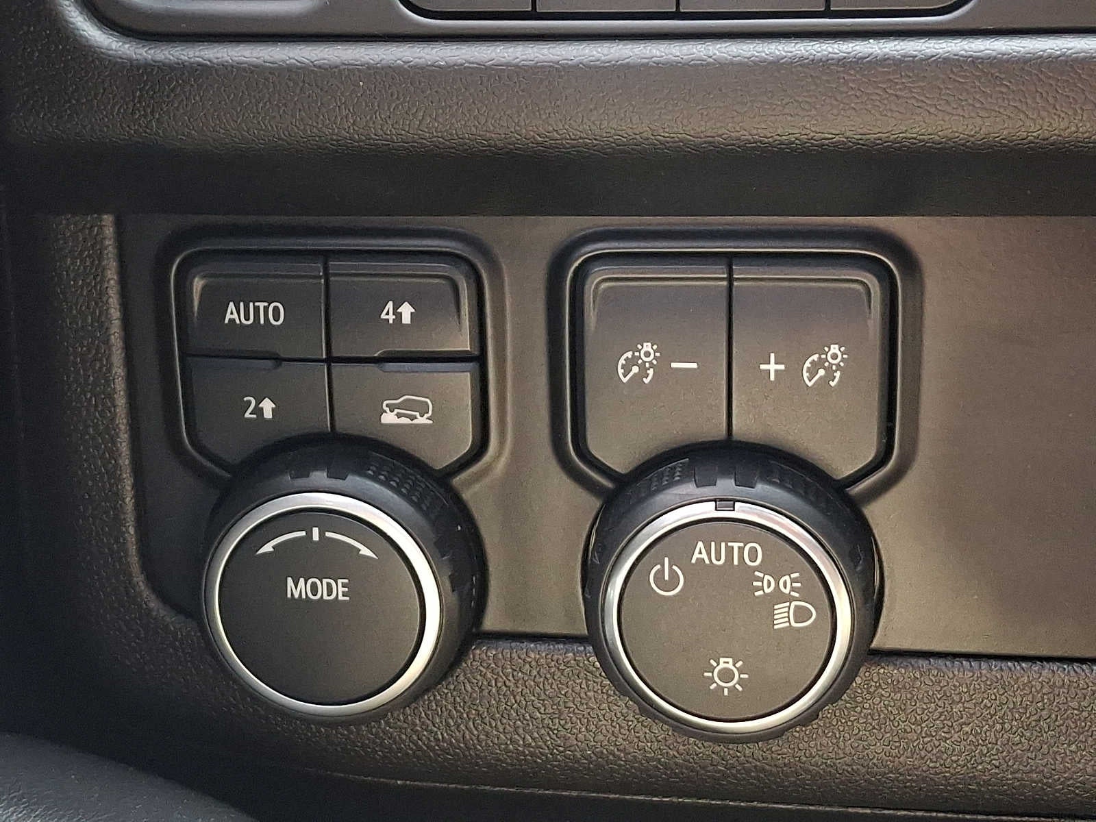 2022 Chevrolet Suburban 4WD 4dr RST