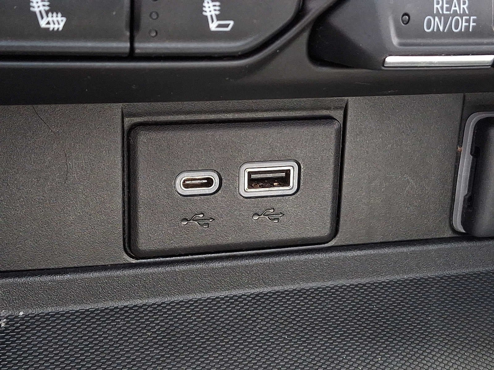 2022 Chevrolet Suburban 4WD 4dr RST