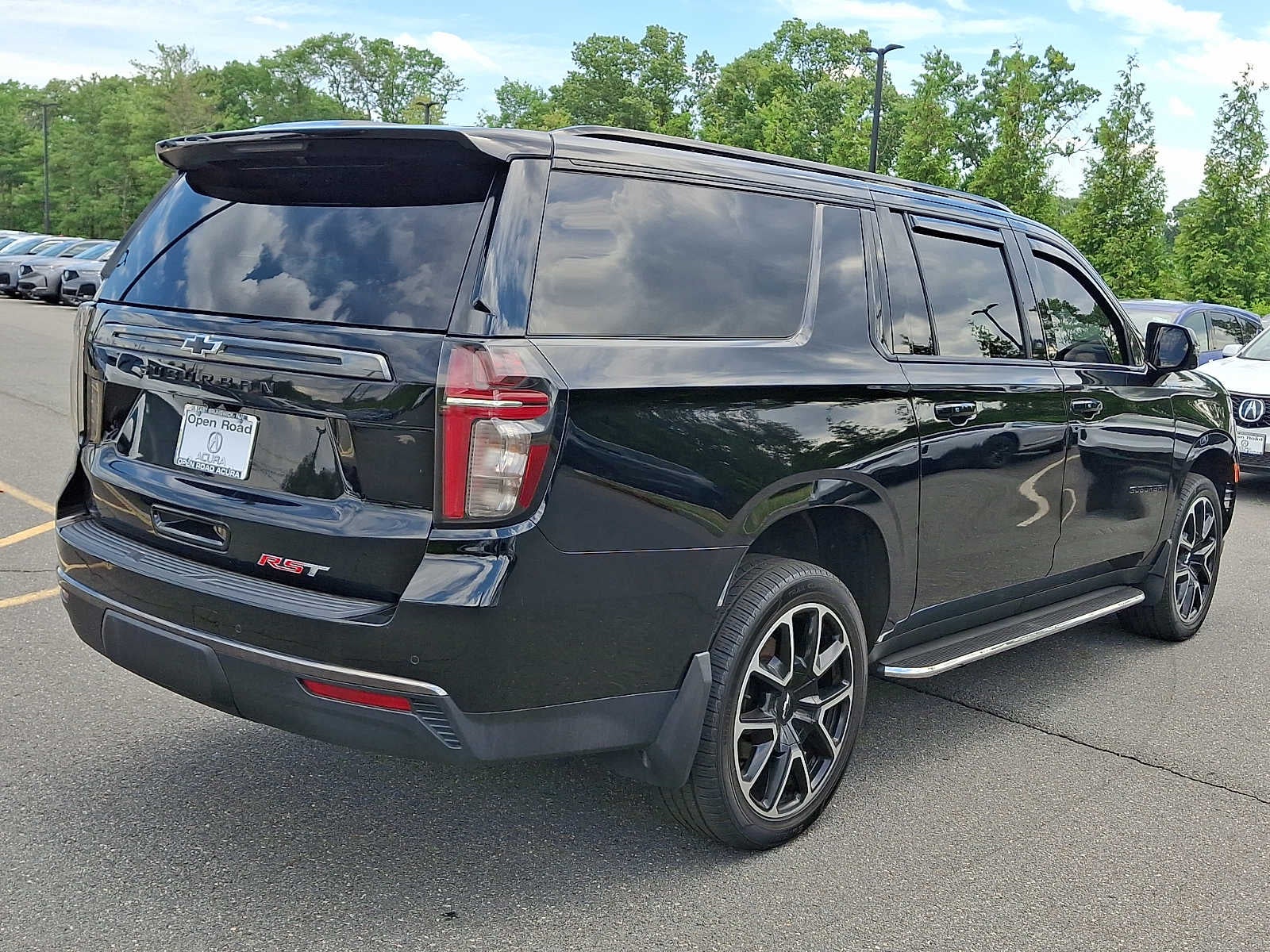 2022 Chevrolet Suburban 4WD 4dr RST