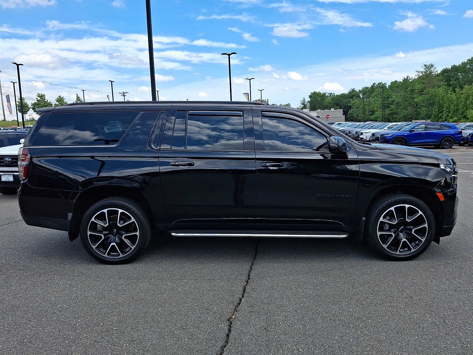 2022 Chevrolet Suburban 4WD 4dr RST