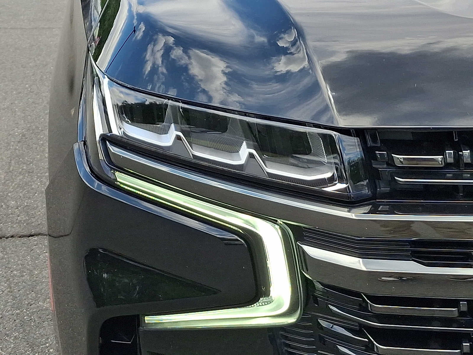2022 Chevrolet Suburban 4WD 4dr RST