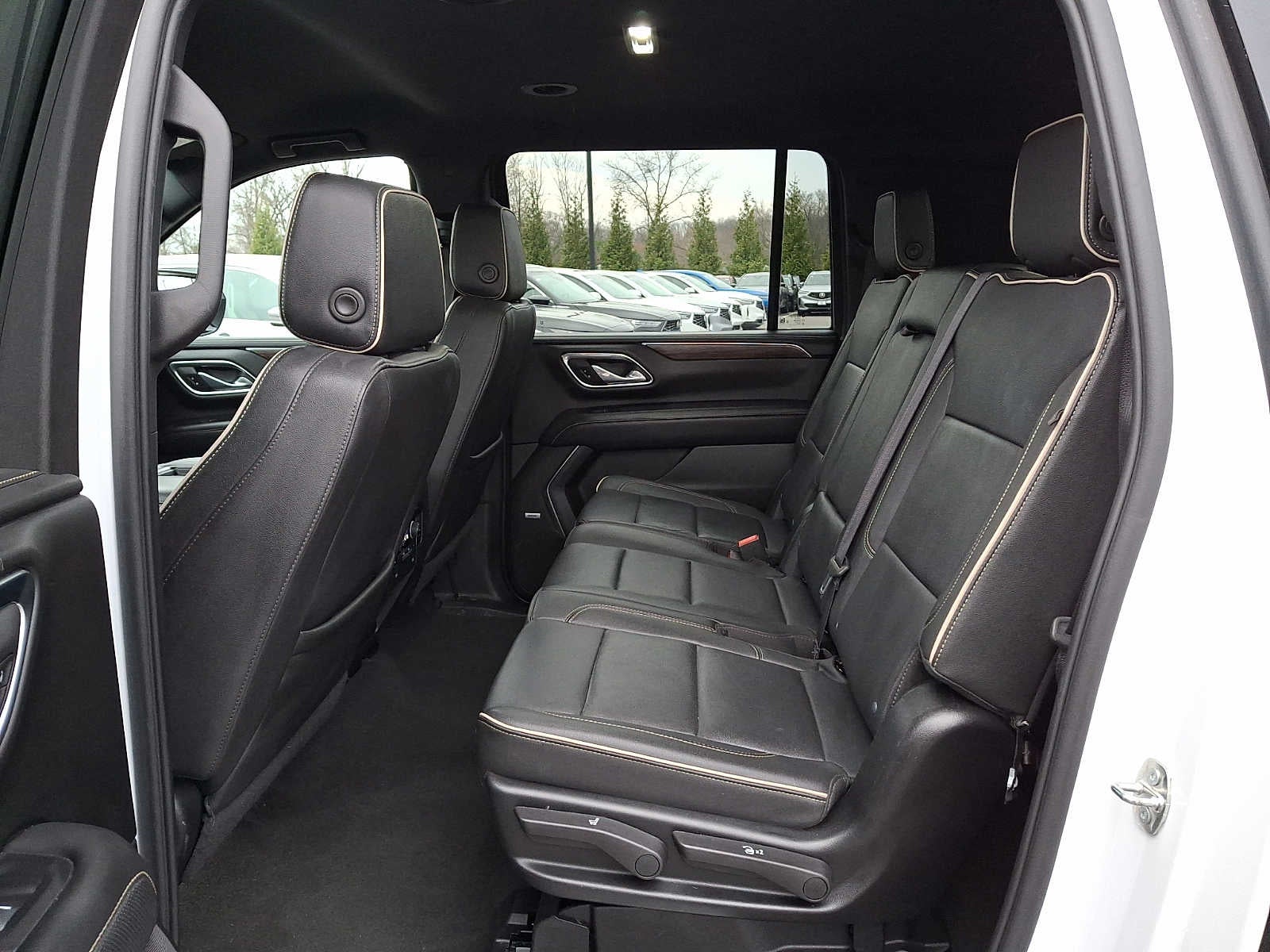 2024 Chevrolet Suburban 4WD 4dr Premier