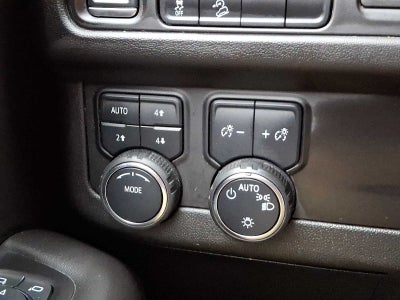 2024 Chevrolet Suburban 4WD 4dr Premier