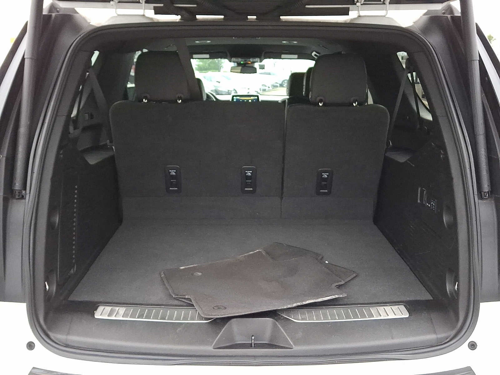 2024 Chevrolet Suburban 4WD 4dr Premier