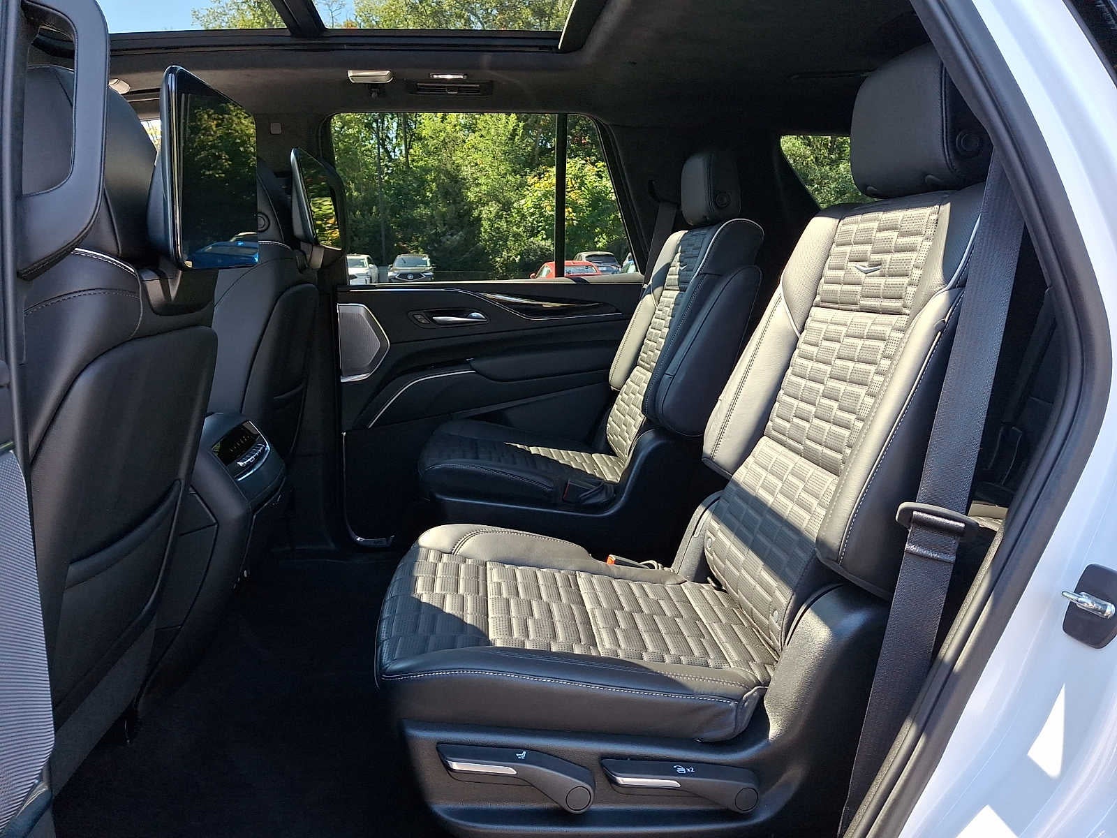 2024 Cadillac Escalade AWD 4dr V-Series