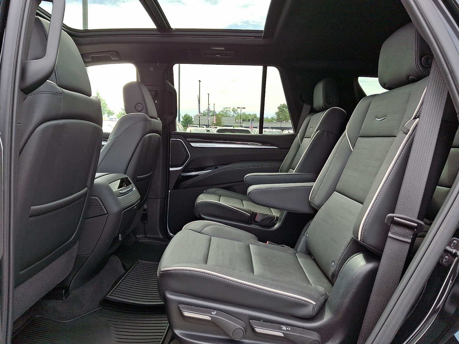 2025 Cadillac Escalade 4WD 4dr Premium Luxury