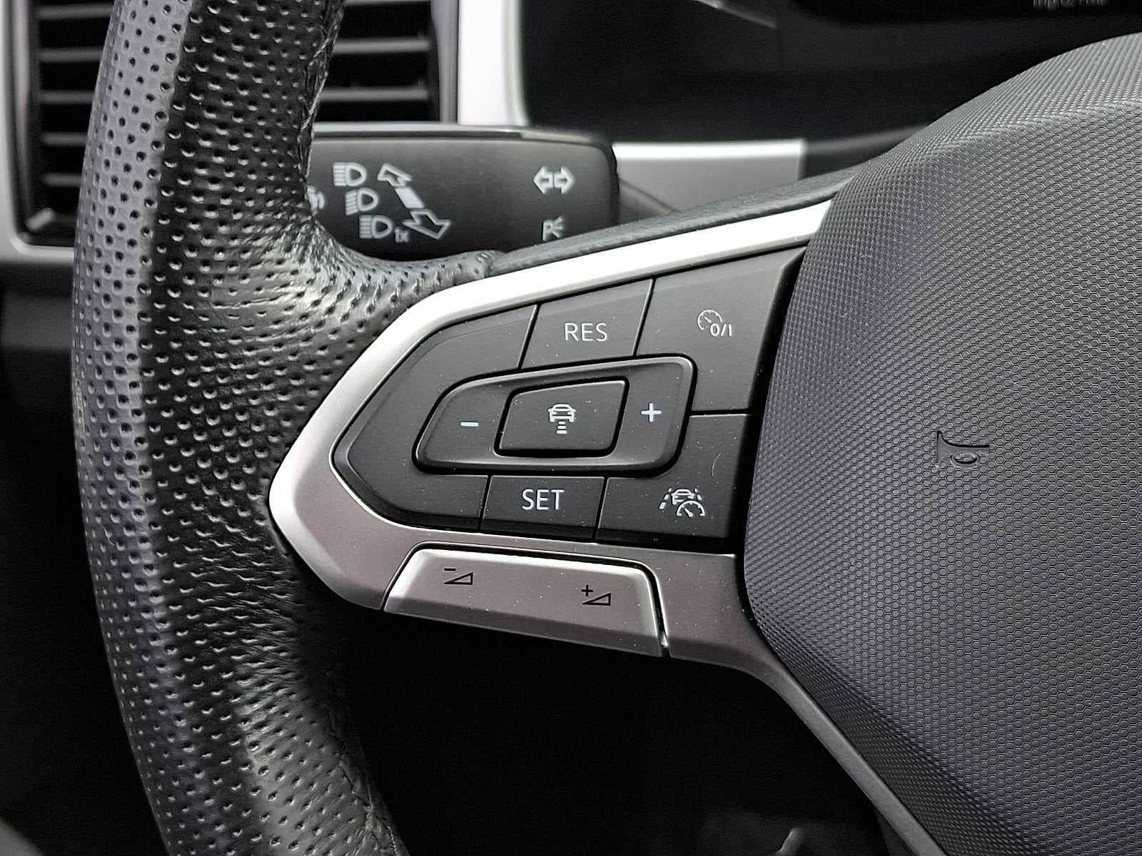 2022 Volkswagen Atlas 3.6L V6 SEL R-Line 4MOTION