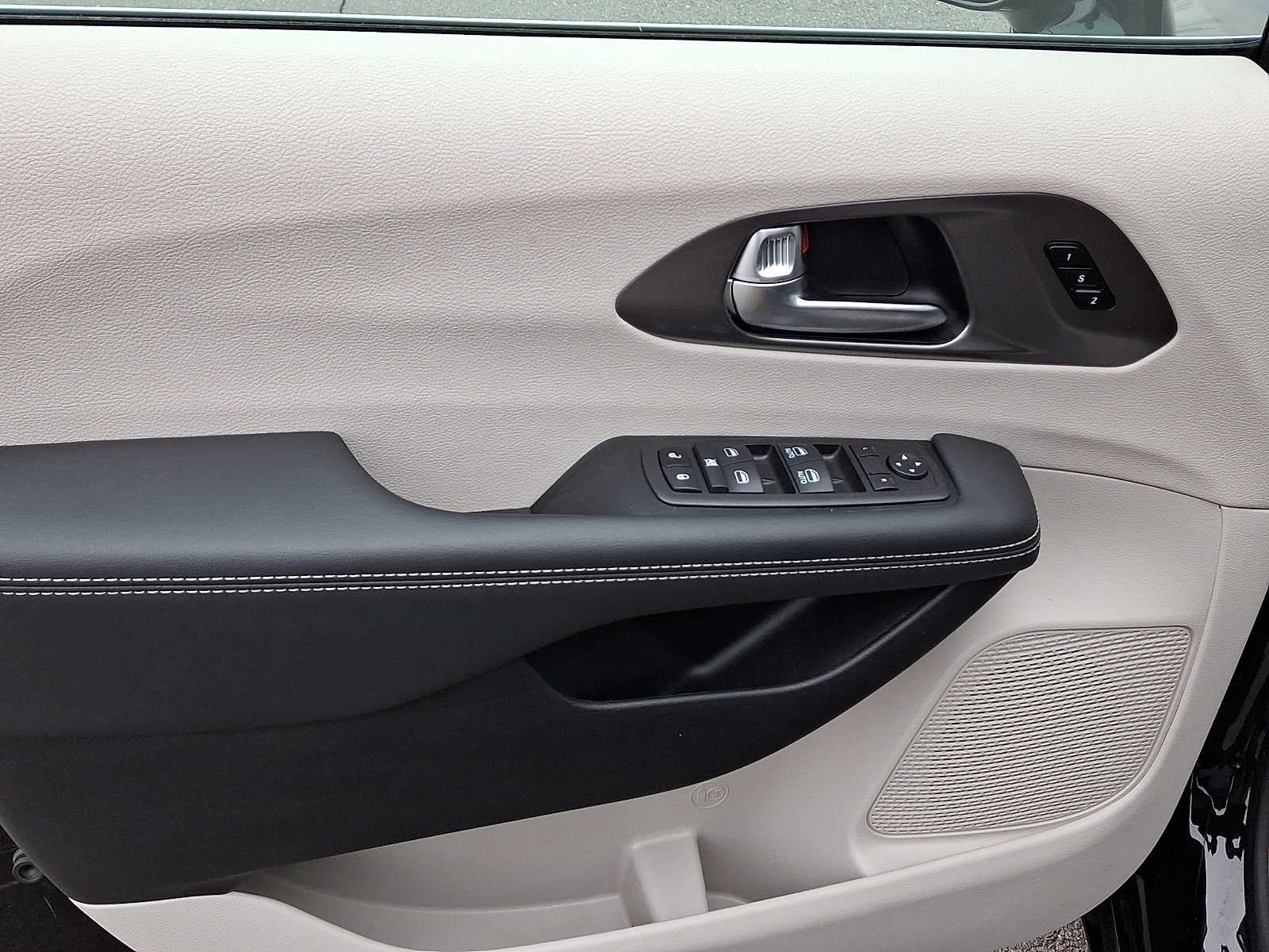 2024 Chrysler Pacifica Touring L FWD