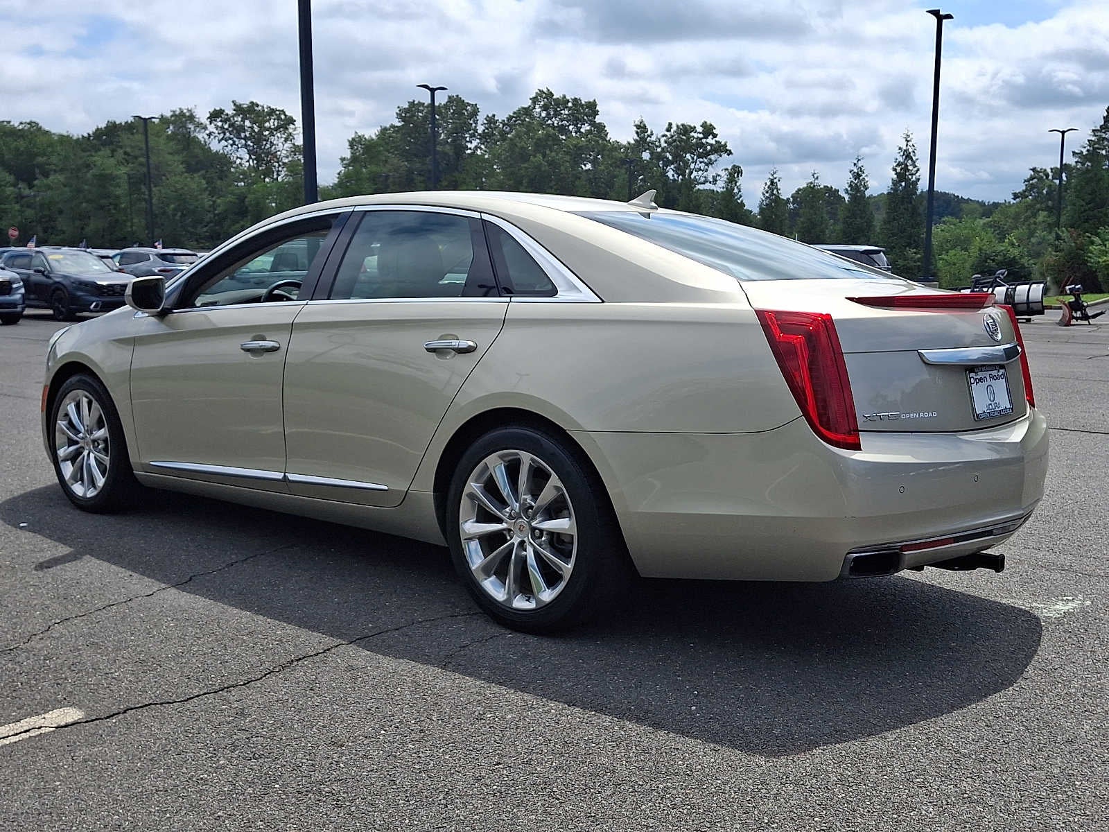 2014 Cadillac XTS 4dr Sdn Luxury FWD