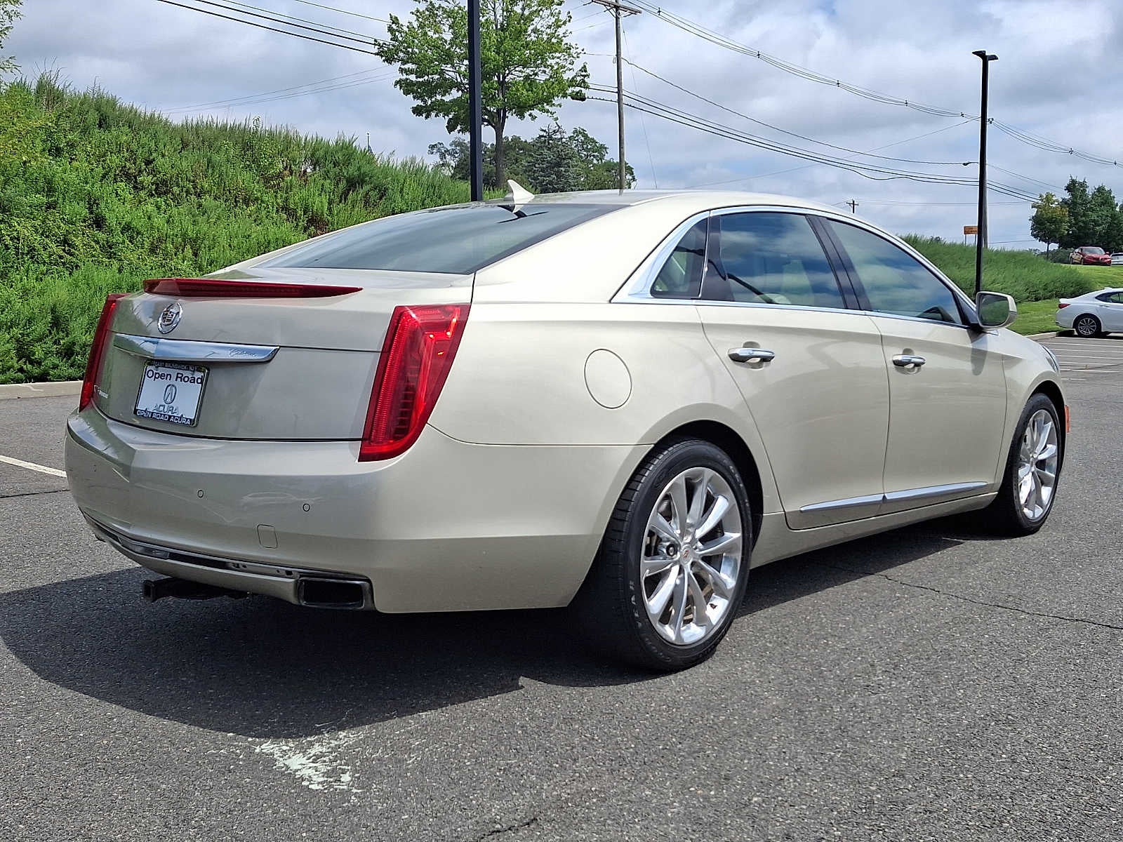 2014 Cadillac XTS 4dr Sdn Luxury FWD