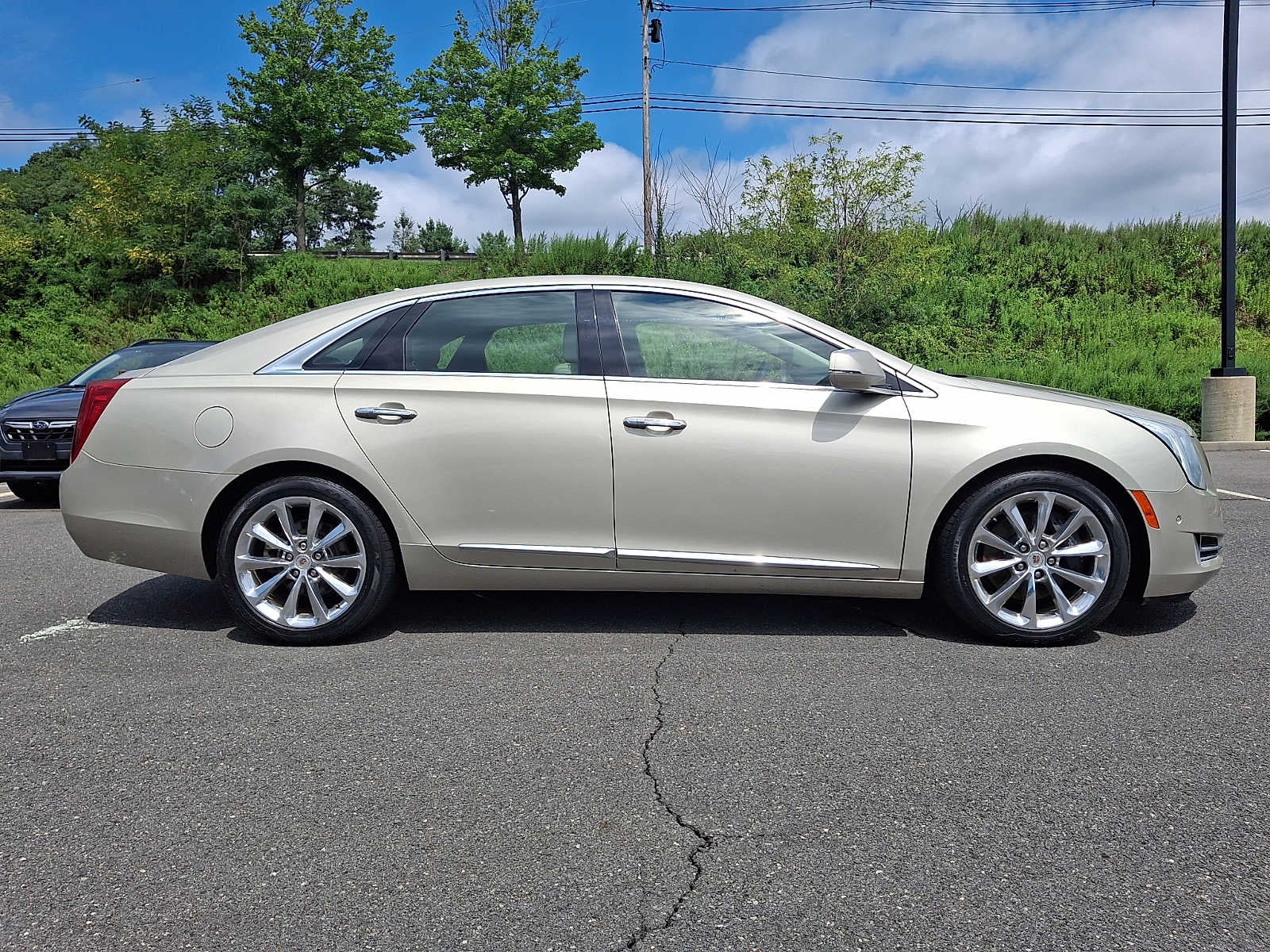 2014 Cadillac XTS 4dr Sdn Luxury FWD