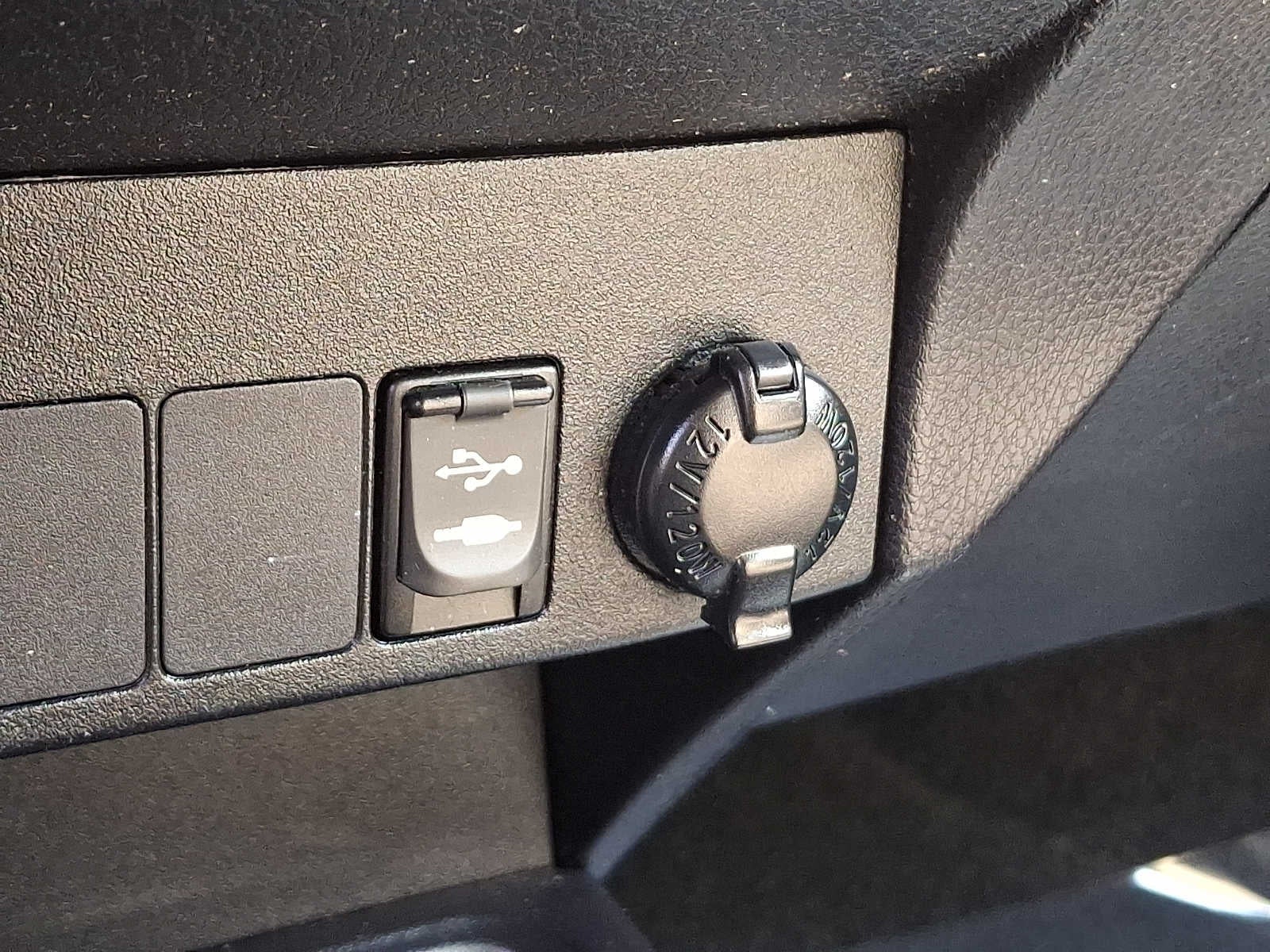 2013 Toyota RAV4 AWD 4dr Limited