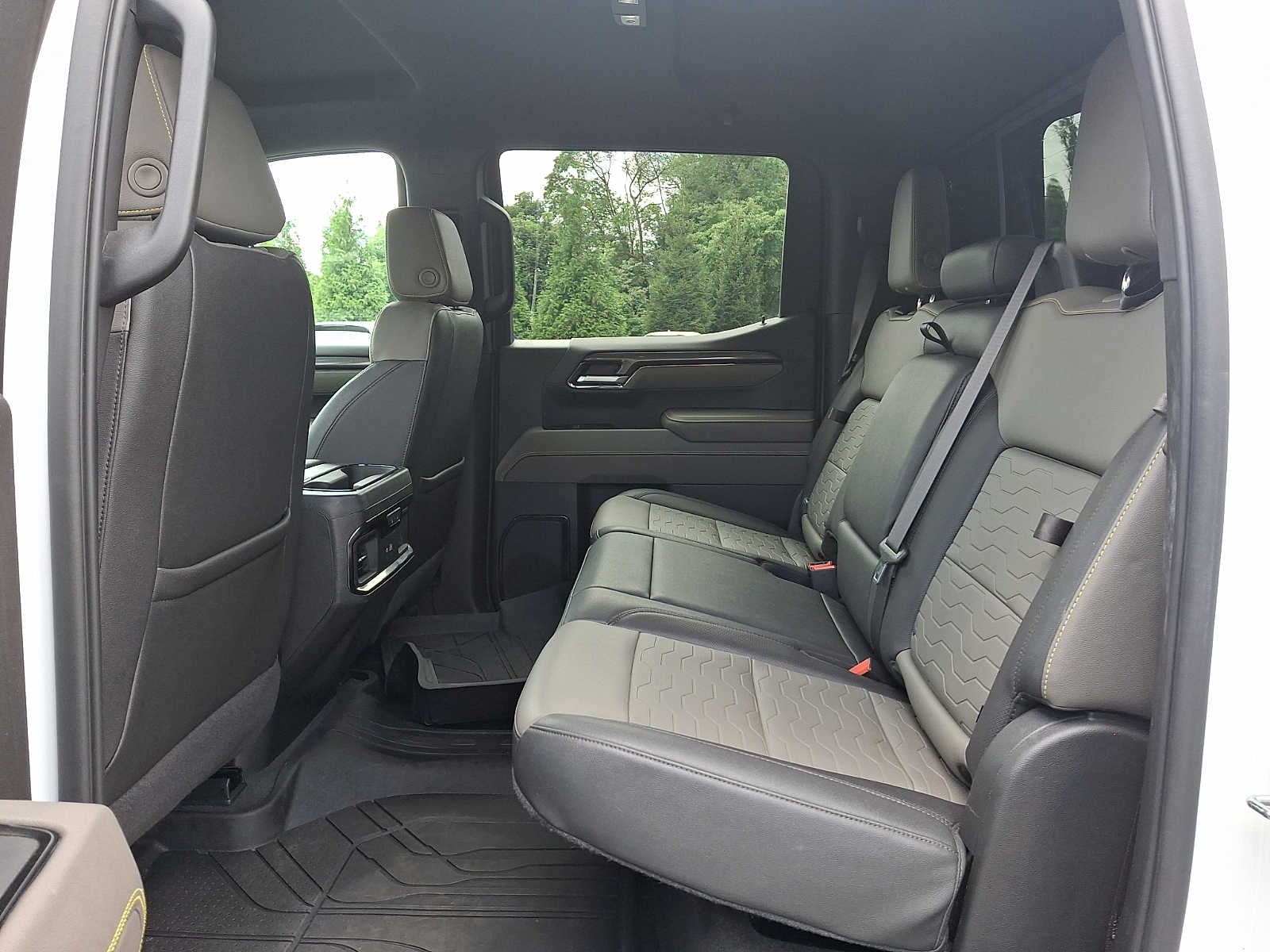 2022 Chevrolet Silverado 1500 4WD Crew Cab 147 ZR2
