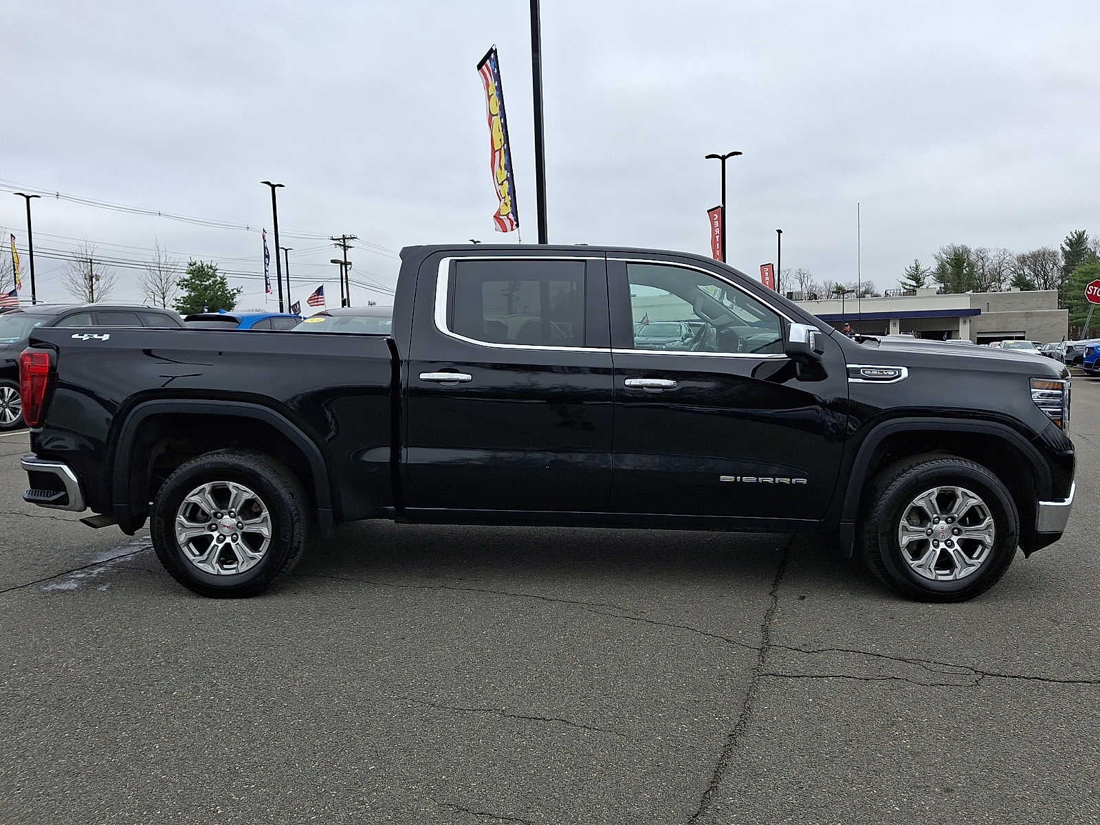2025 GMC Sierra 1500 4WD Crew Cab 147 SLT