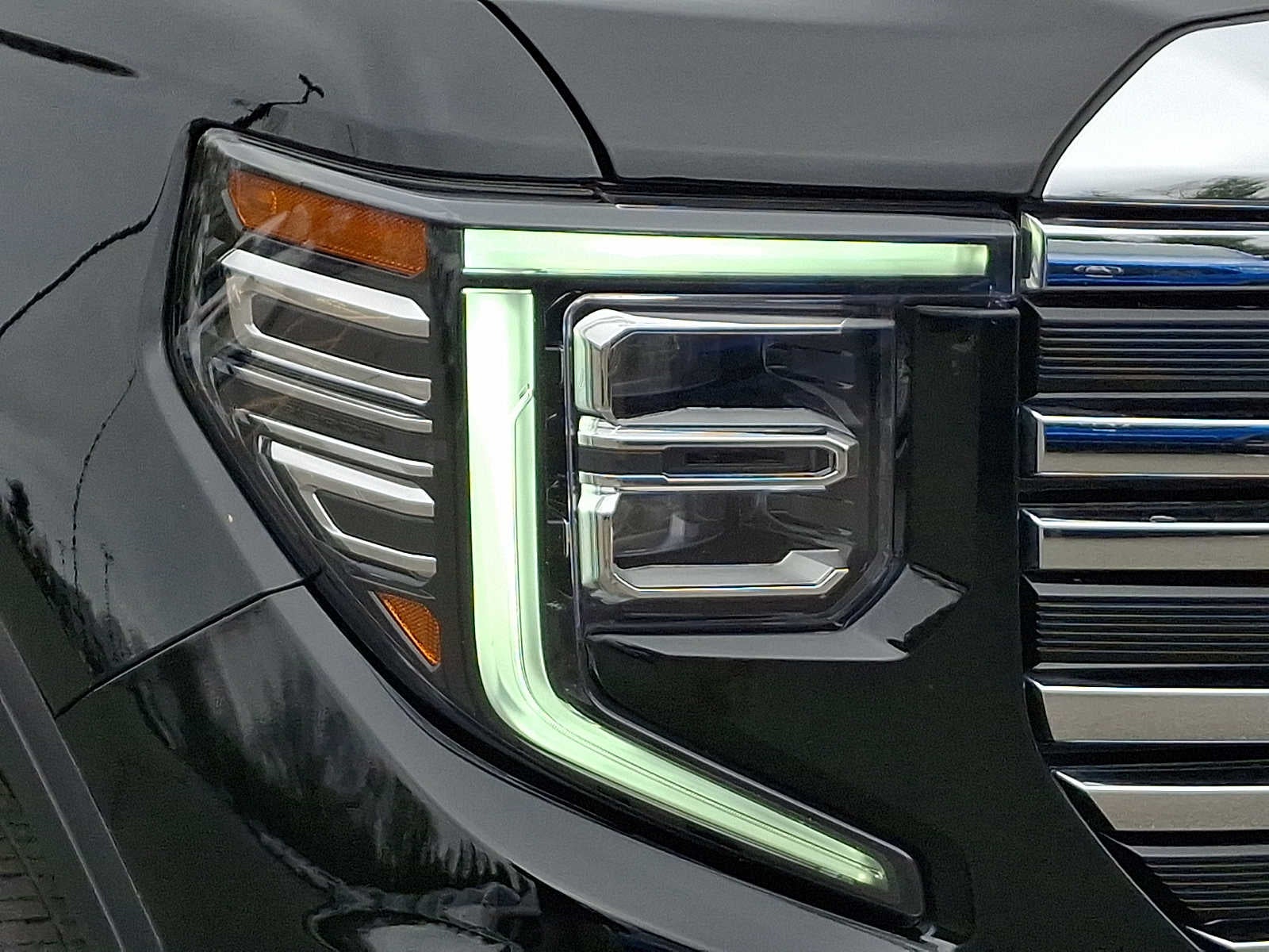 2025 GMC Sierra 1500 4WD Crew Cab 147 SLT