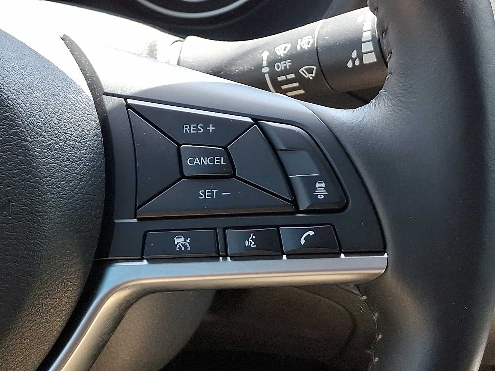 2023 Nissan Sentra SV CVT