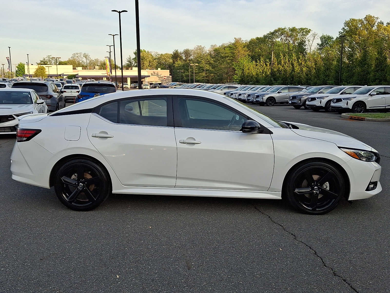 2023 Nissan Sentra SR CVT