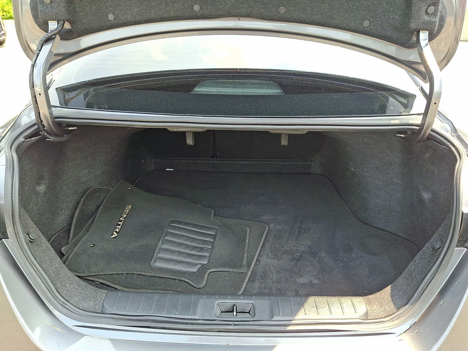 2022 Nissan Sentra SR CVT