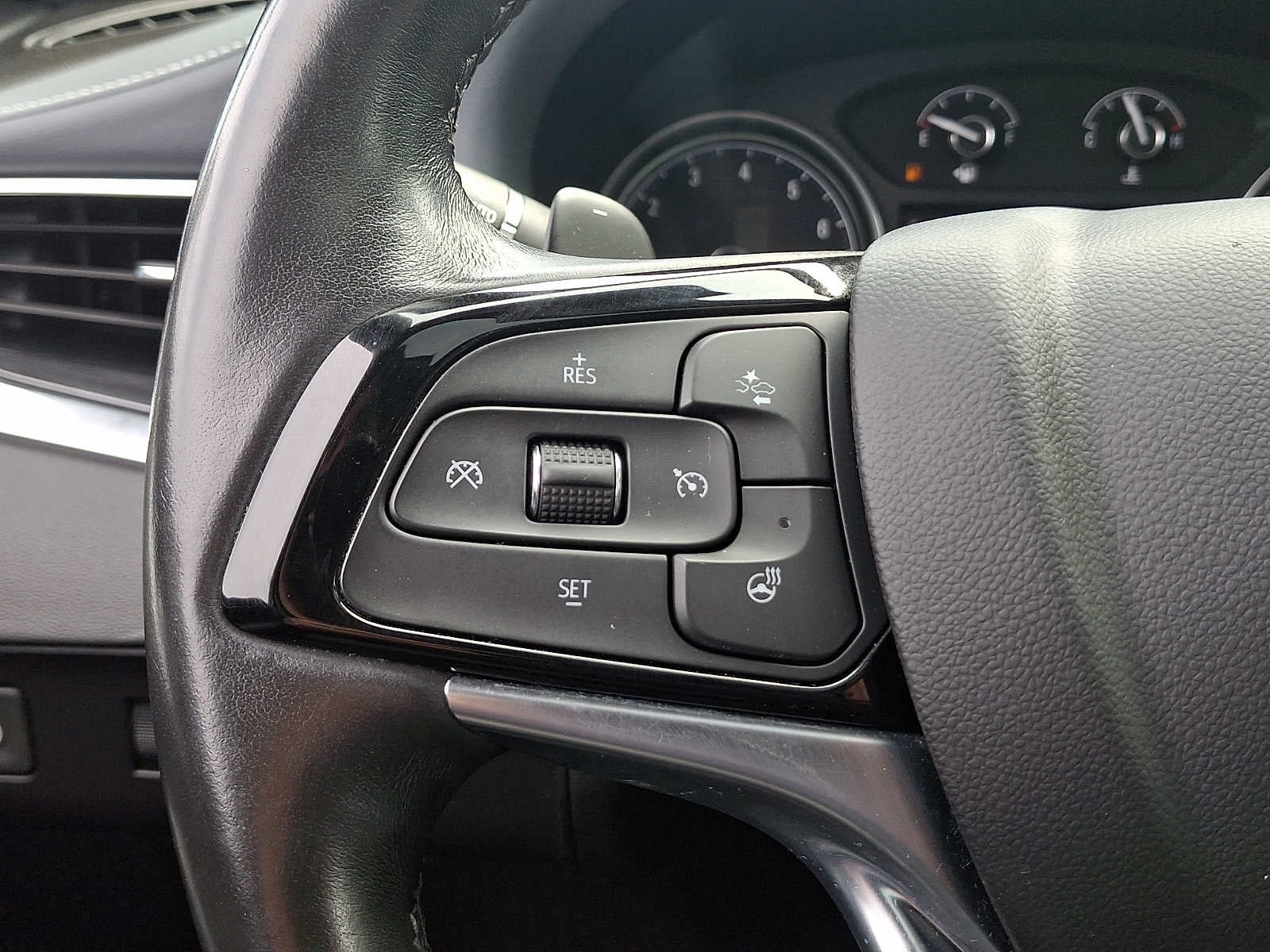2023 Buick Enclave AWD 4dr Essence