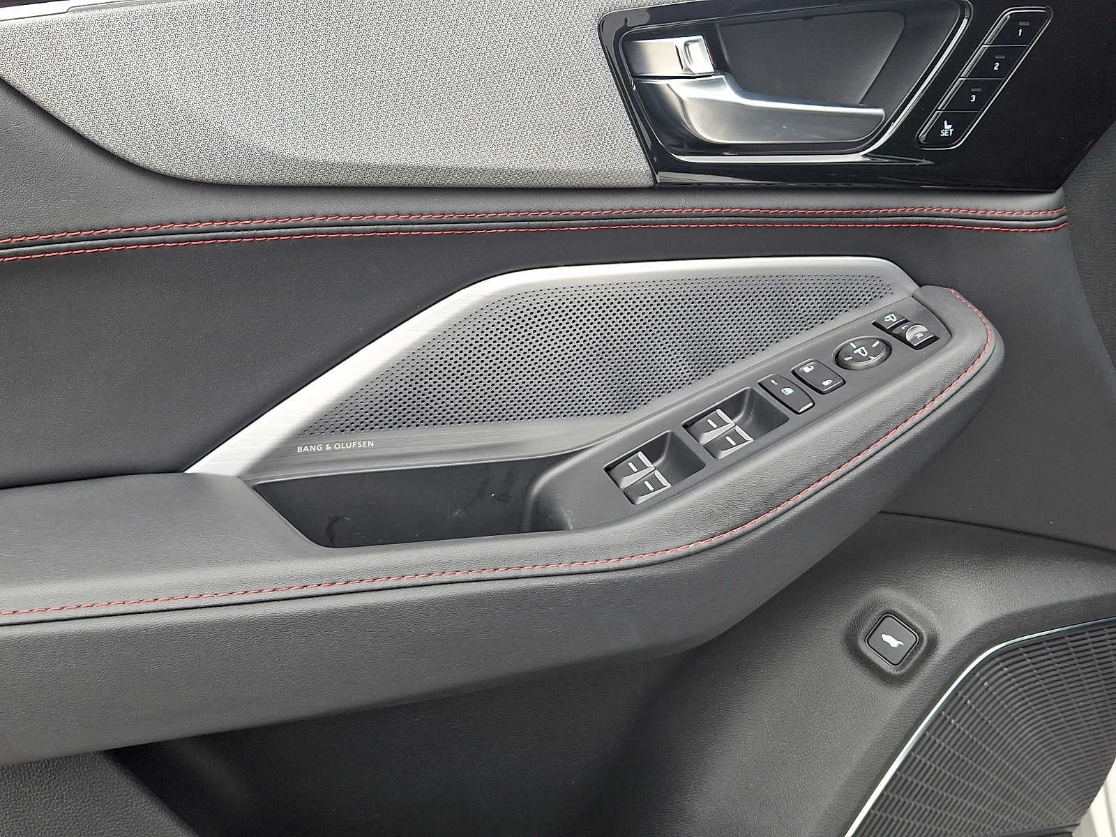 2025 Acura MDX SH-AWD w/A-Spec Package
