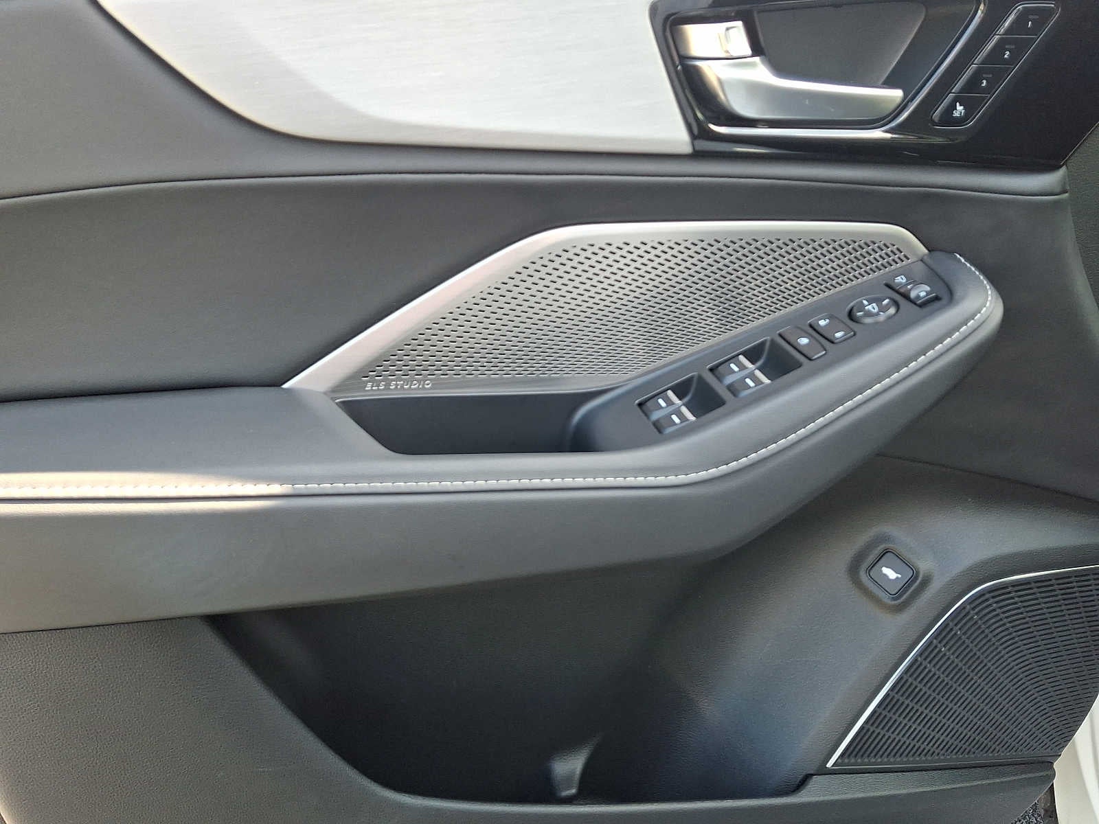 2024 Acura MDX SH-AWD w/Technology Package