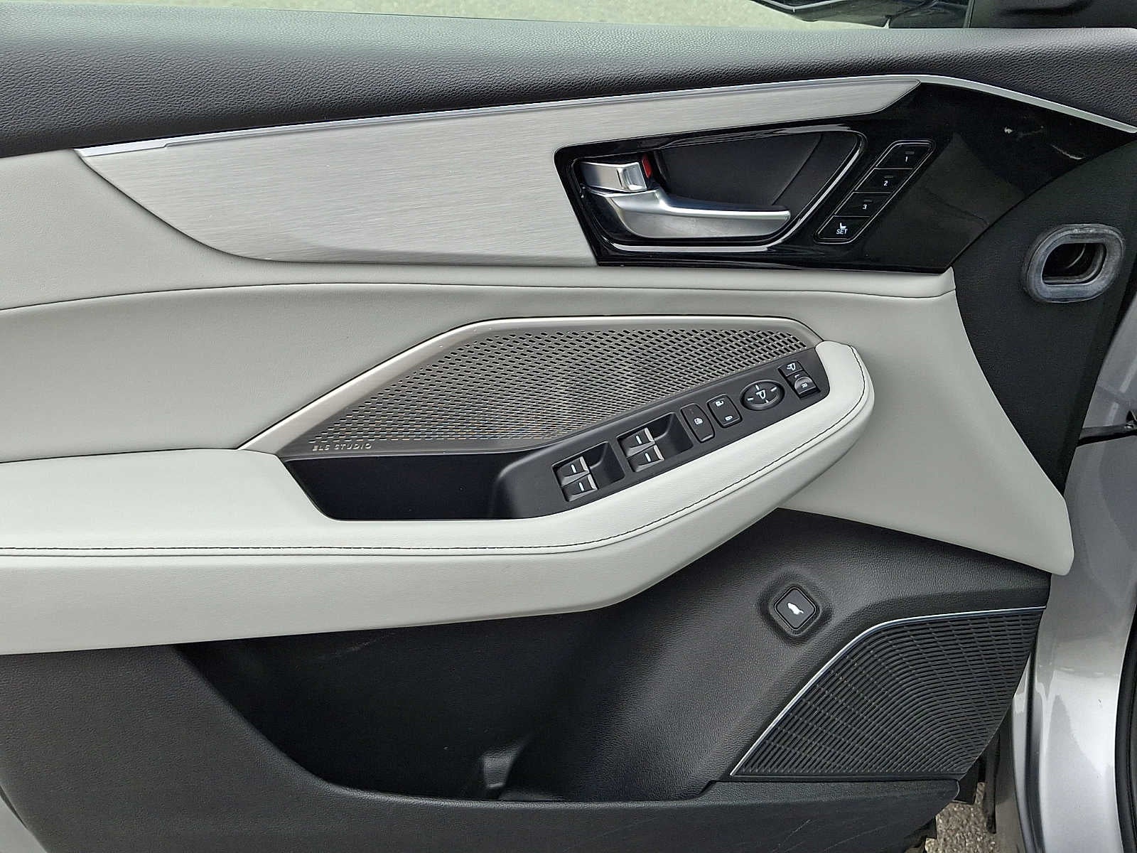 2023 Acura MDX SH-AWD w/Technology Package