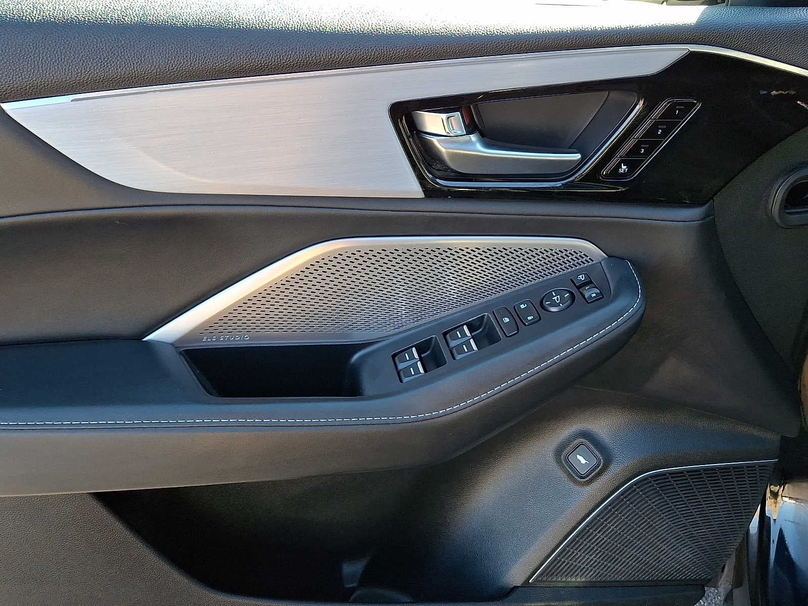 2023 Acura MDX SH-AWD w/Technology Package