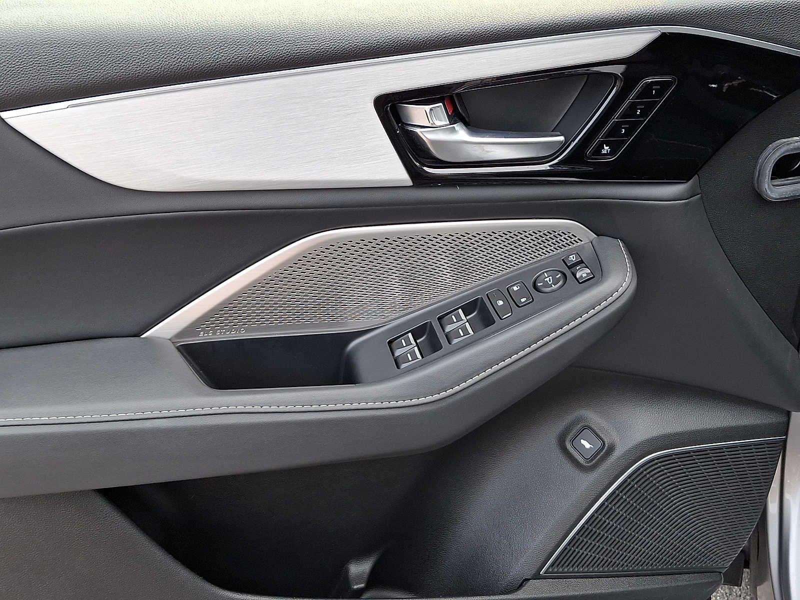 2024 Acura MDX SH-AWD w/Technology Package