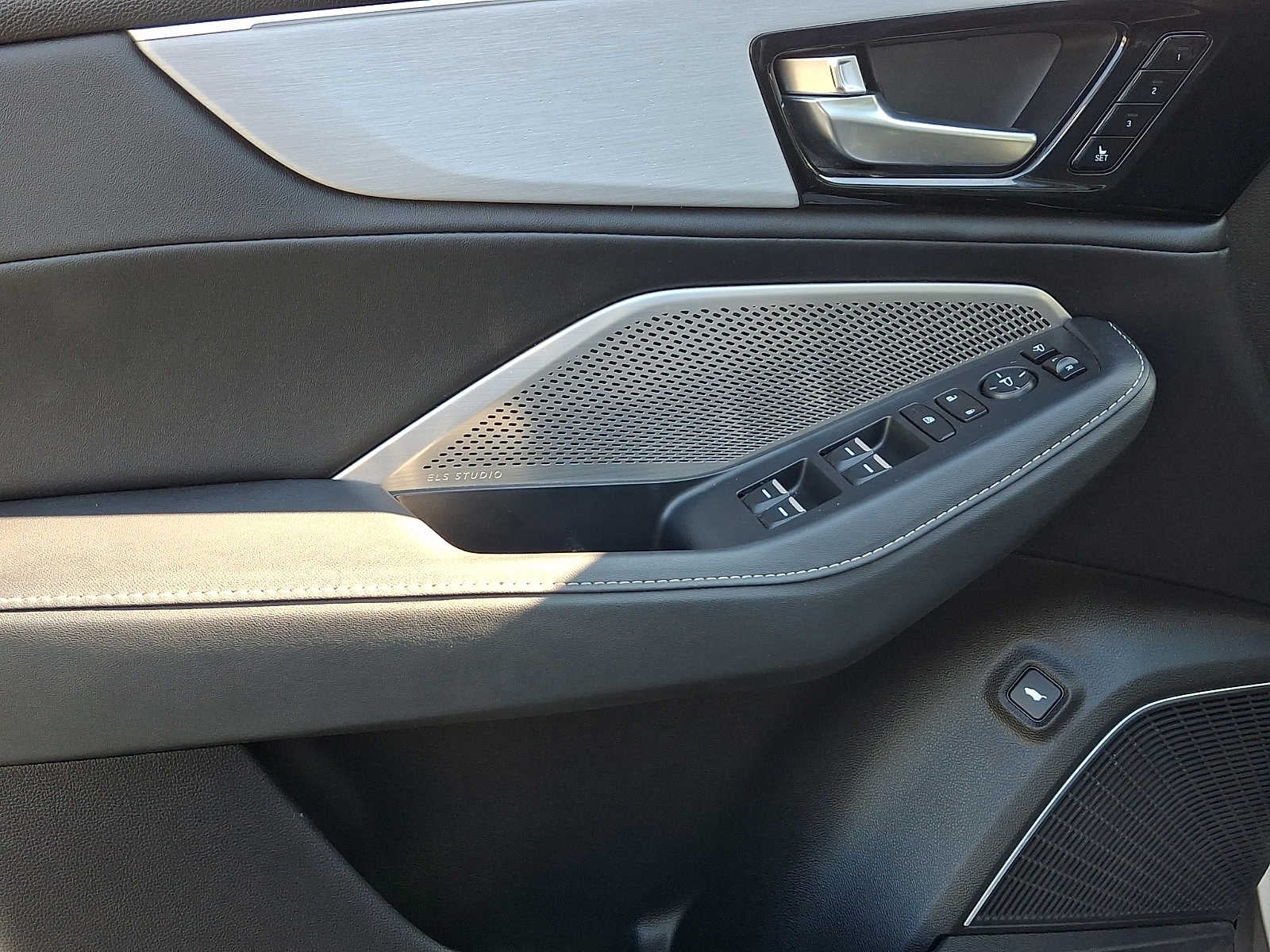2024 Acura MDX SH-AWD w/Technology Package