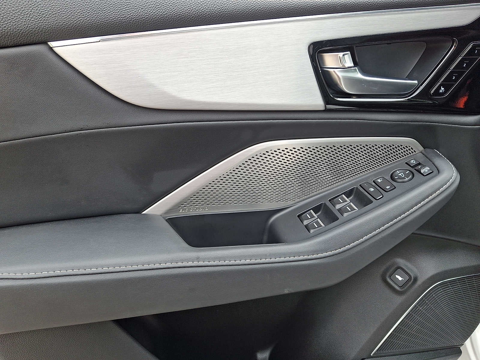 2024 Acura MDX SH-AWD w/Technology Package