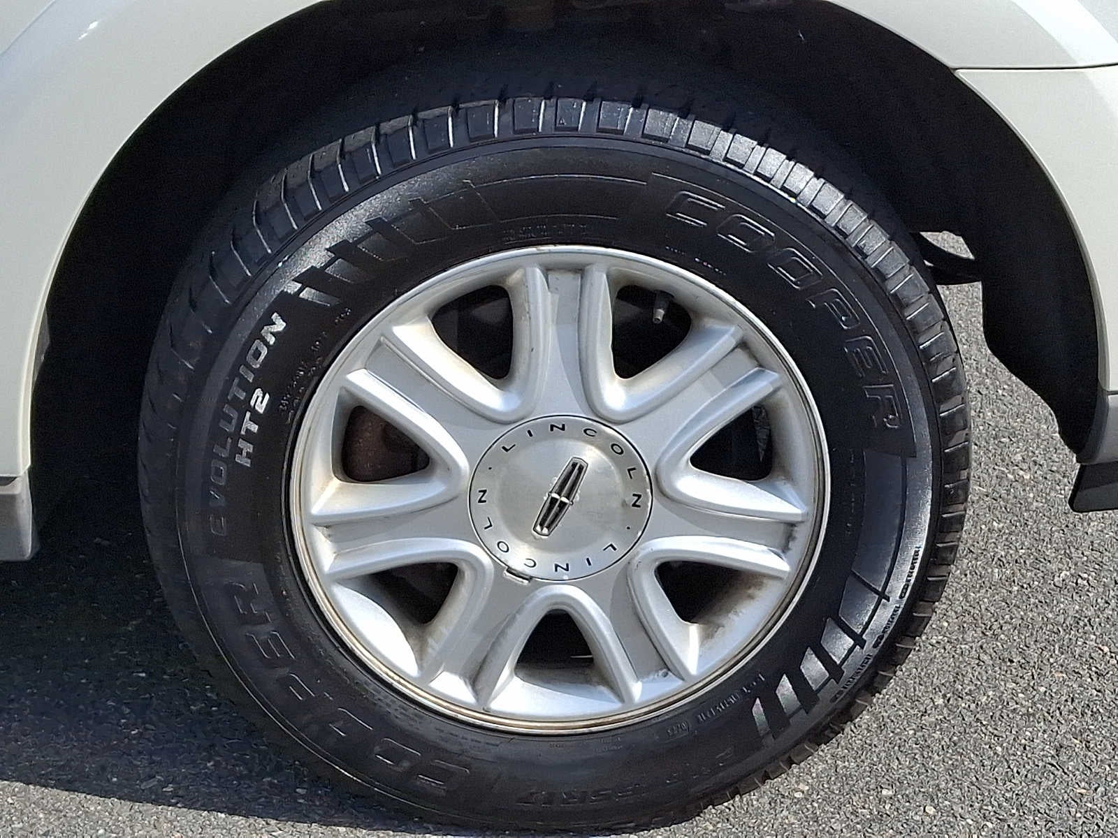 2004 Lincoln Aviator 4dr 2WD Ultimate