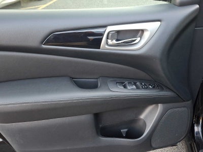 2018 Nissan Pathfinder FWD SV