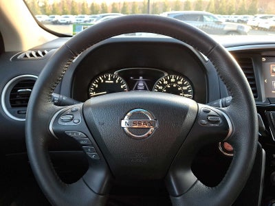 2018 Nissan Pathfinder FWD SV